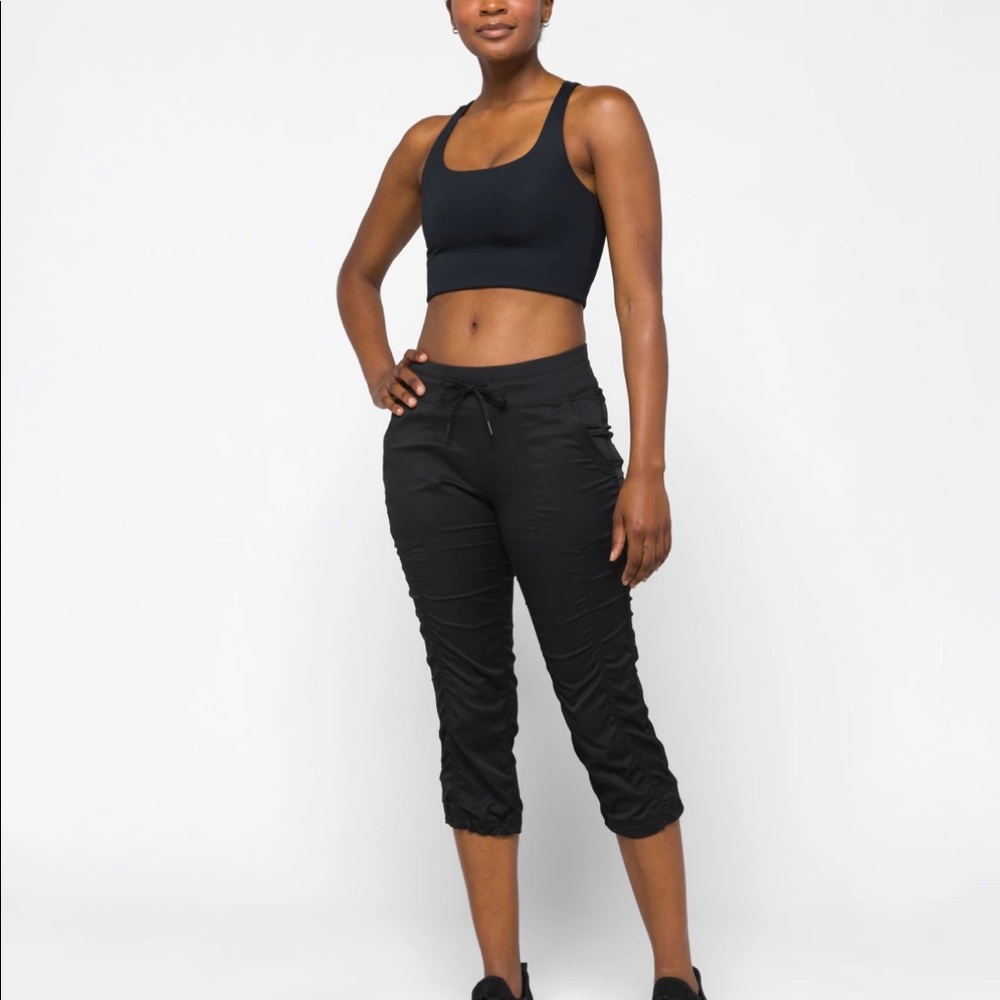 The North Face Hiking Capris Black Size Medium